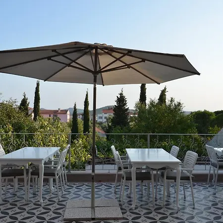 Hotel Cunda Fora 3*